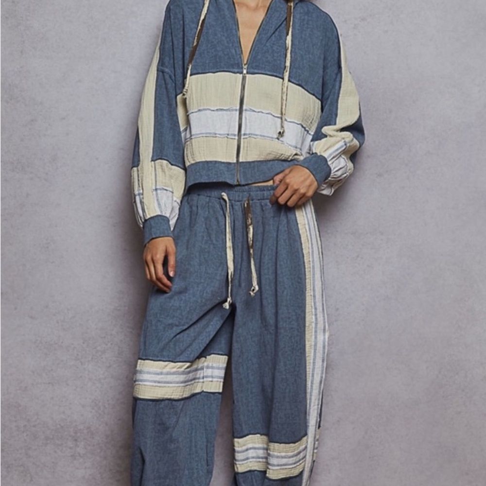 POL NWT Blue and Cream Patchwork Zip-Front Hoodie Size Large - Picture 6 of 6